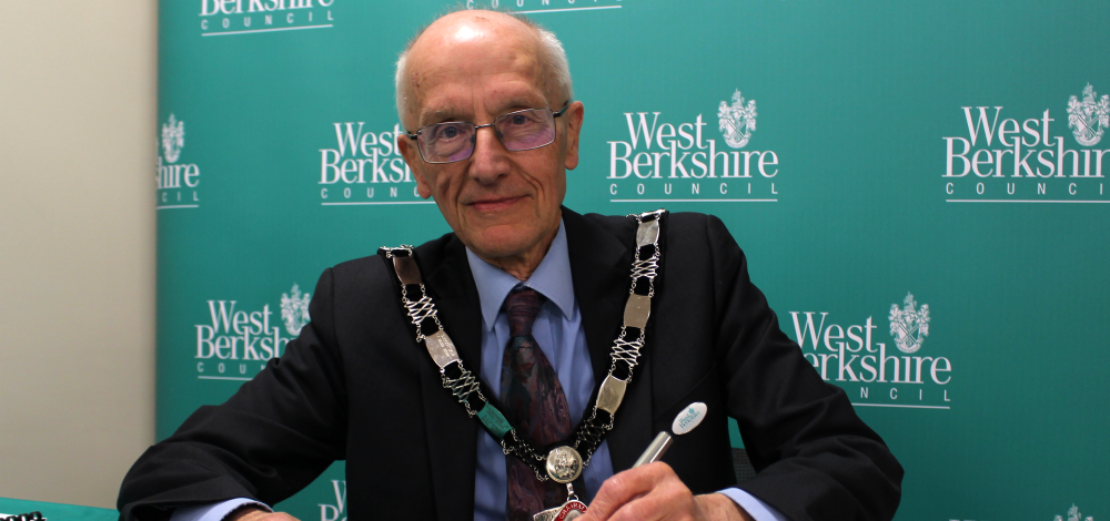 A photo of Councillor Tony Vickers.